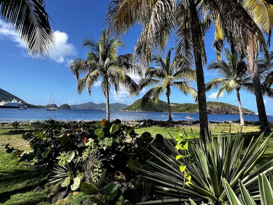 Bungalow Sucrier, Les Pieds Dans L'Eau Terre-De-Haut Exterior photo