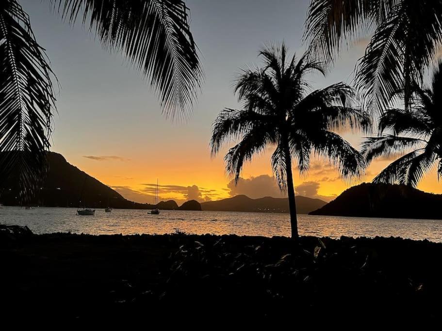 Bungalow Sucrier, Les Pieds Dans L'Eau Terre-De-Haut Exterior photo