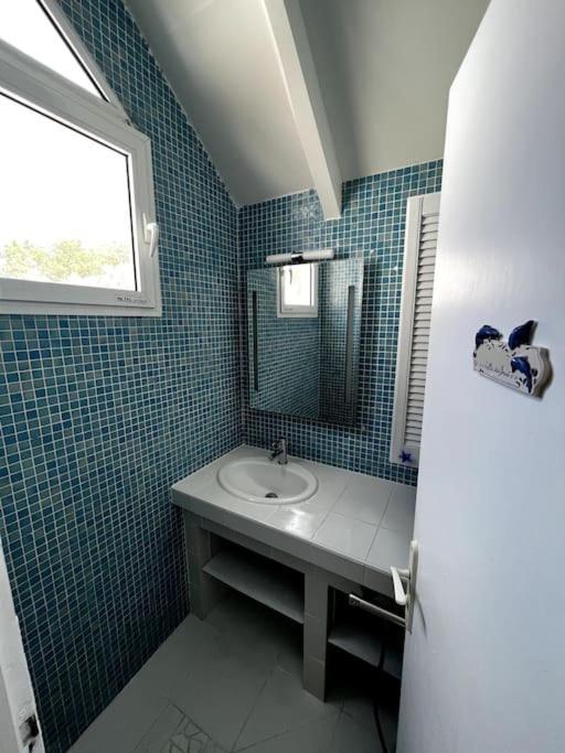 Bungalow Sucrier, Les Pieds Dans L'Eau Terre-De-Haut Exterior photo