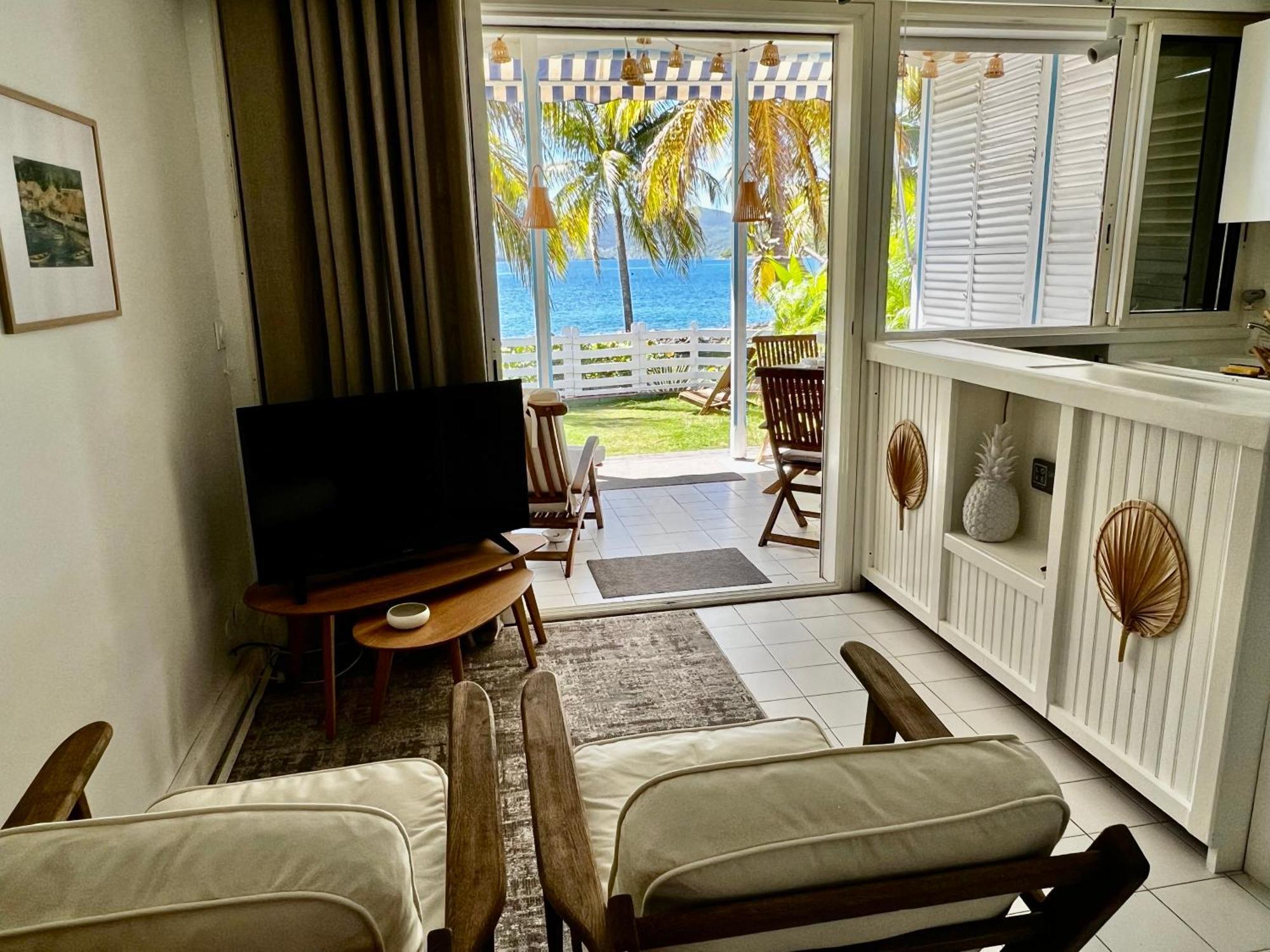 Bungalow Sucrier, Les Pieds Dans L'Eau Terre-De-Haut Exterior photo