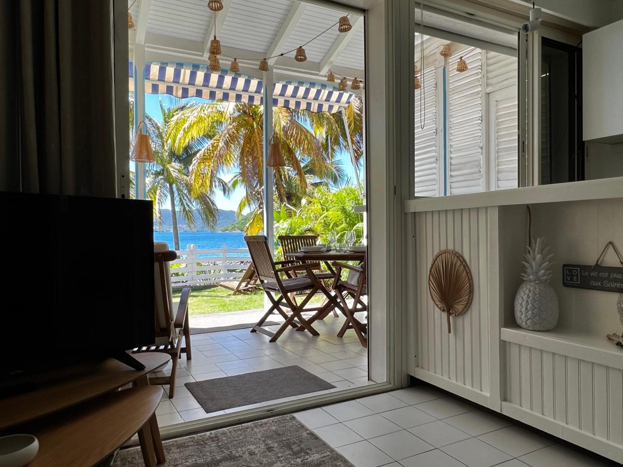 Bungalow Sucrier, Les Pieds Dans L'Eau Terre-De-Haut Exterior photo